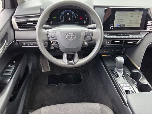Used 2025 Toyota Camry LE FWD image 7