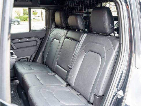 Used 2023 Land Rover Defender 110 S image 87