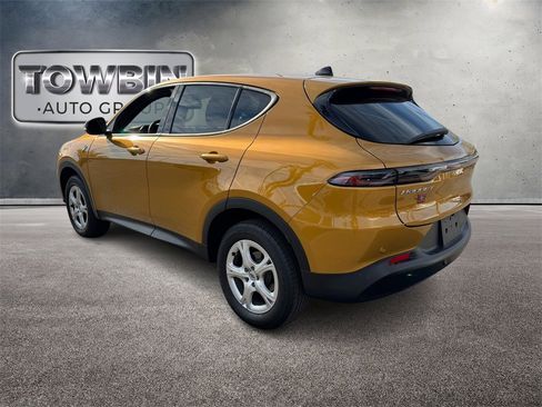 Used 2024 Dodge Hornet GT image 3