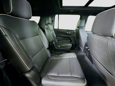 Used 2023 GMC Yukon XL SLT RWD image 30