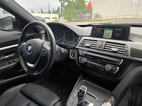 Used 2018 BMW 330i Gran Turismo xDrive image 12