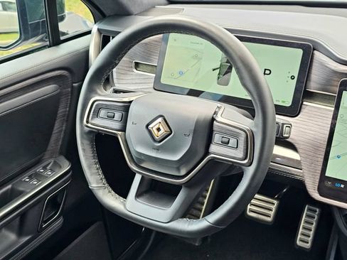 Used 2024 Rivian R1S Adventure AWD/4WD image 32