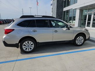 Used 2019 Subaru Outback 2.5i Premium AWD/4WD video 1
