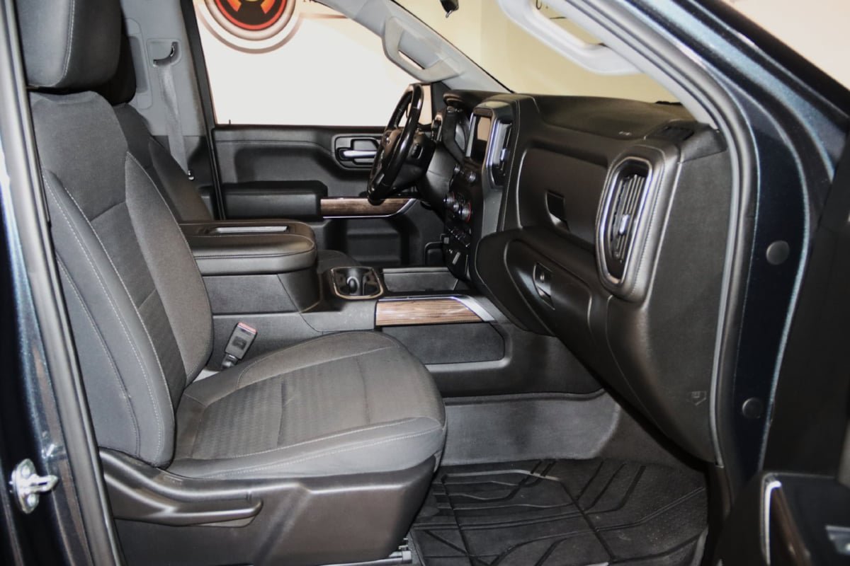 Used 2019 Chevrolet Silverado 1500 RST AWD/4WD image 63