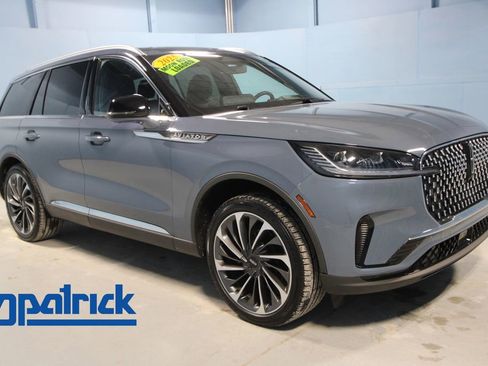 Used 2025 Lincoln Aviator Reserve w/ Equipment Group 201A image 1