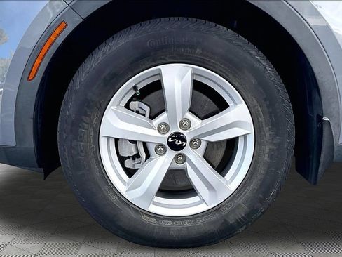 Used 2023 Kia Sorento LX FWD image 24