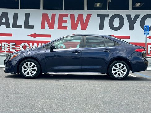 Used 2023 Toyota Corolla LE FWD image 2