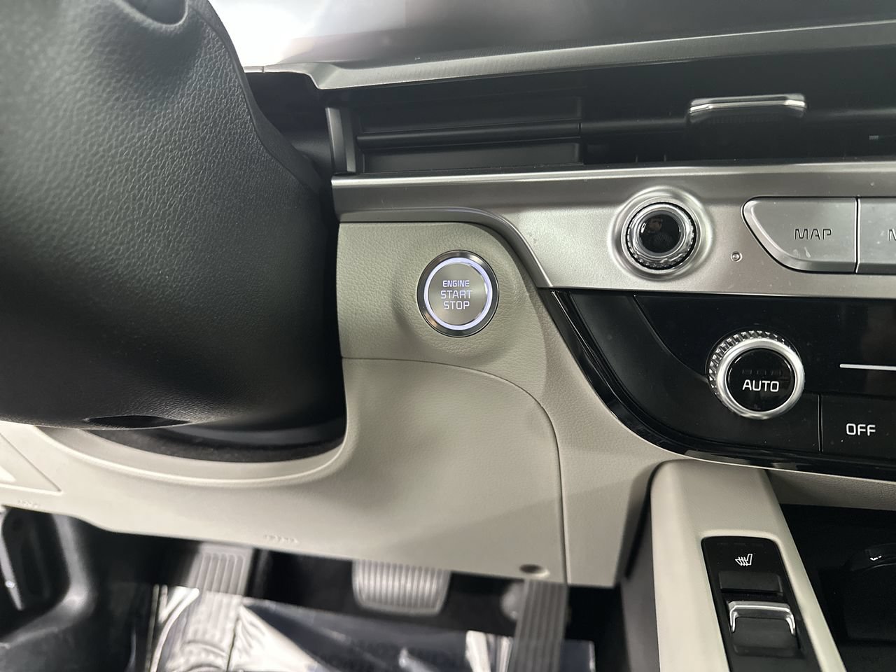 Certified 2024 Kia Telluride S FWD image 8