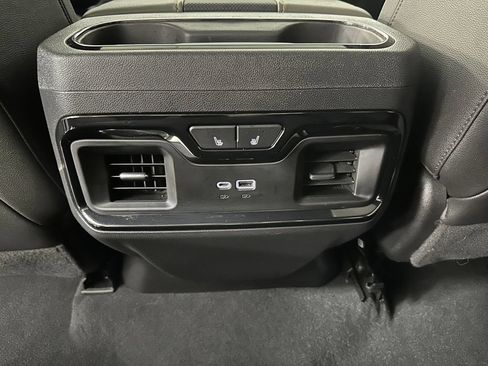 Used 2022 Chevrolet Silverado 1500 ZR2 w/ Technology Package AWD/4WD image 32