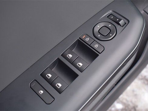 New 2025 Kia K4 LXS image 17