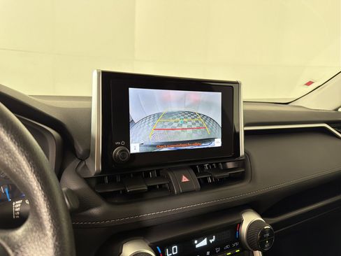 Used 2025 Toyota RAV4 LE AWD/4WD image 24