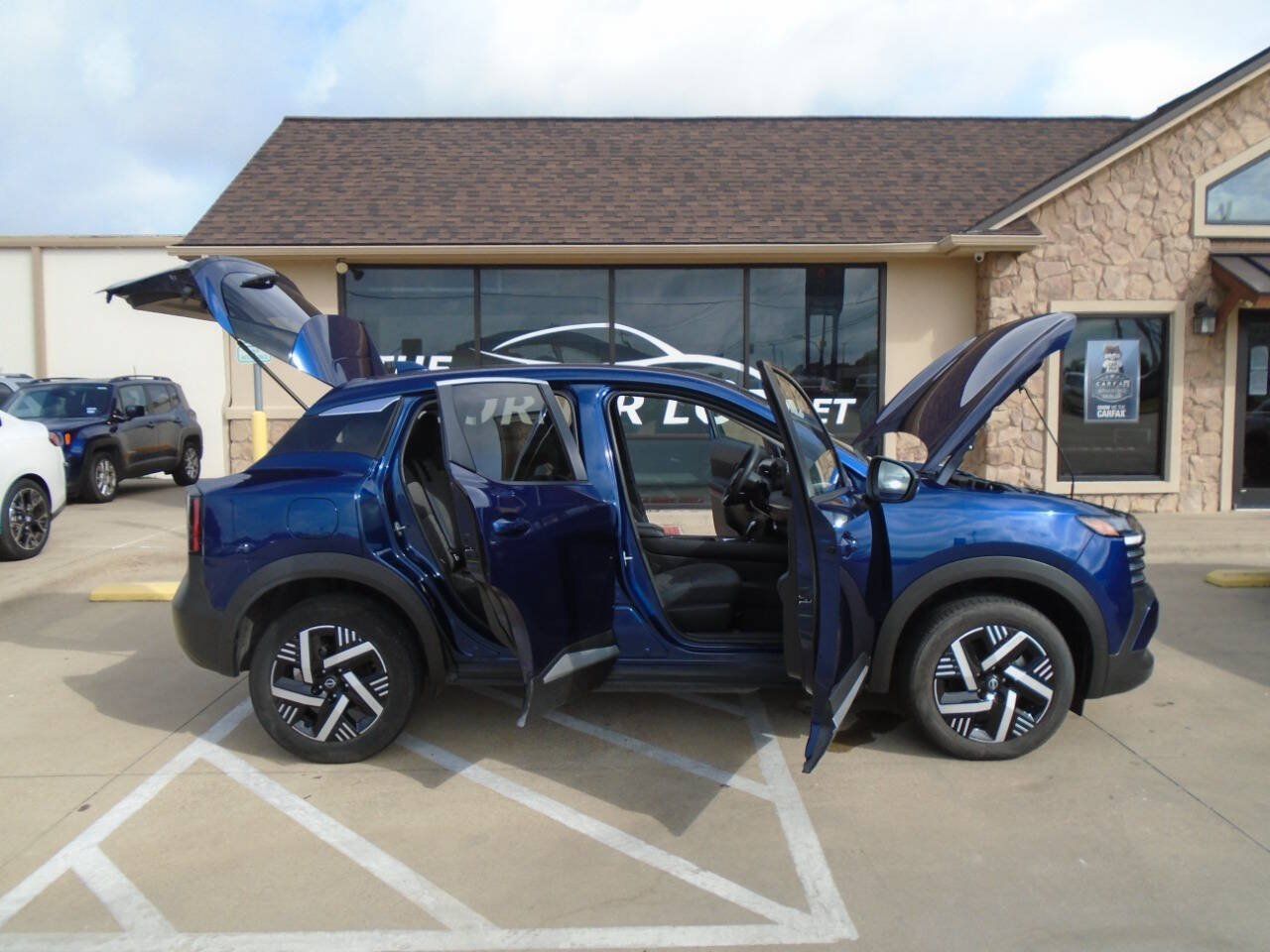 Used 2025 Nissan Kicks SV FWD image 21