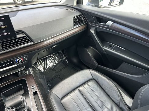 Used 2022 Audi Q5 2.0T Premium image 19
