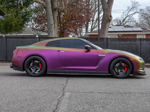 Used 2010 Nissan GT-R Premium image 17