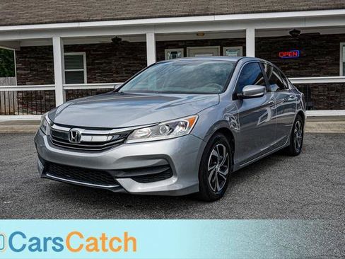 Used 2017 Honda Accord LX image 10