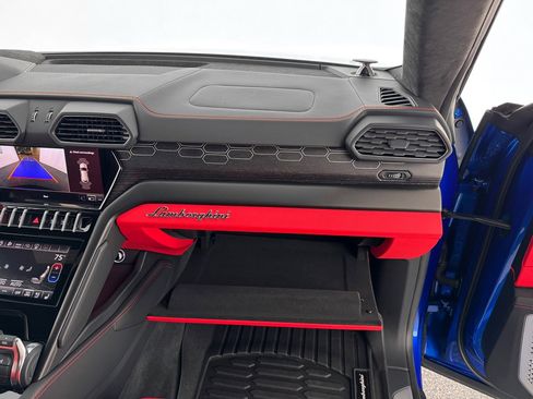 Used 2022 Lamborghini Urus image 31