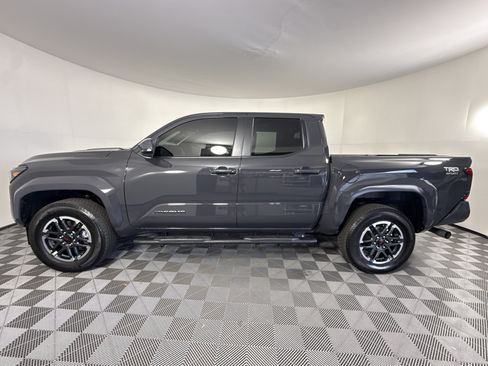 Used 2025 Toyota Tacoma TRD Sport RWD image 5
