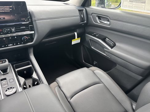 New 2026 Nissan Pathfinder SL AWD/4WD image 19