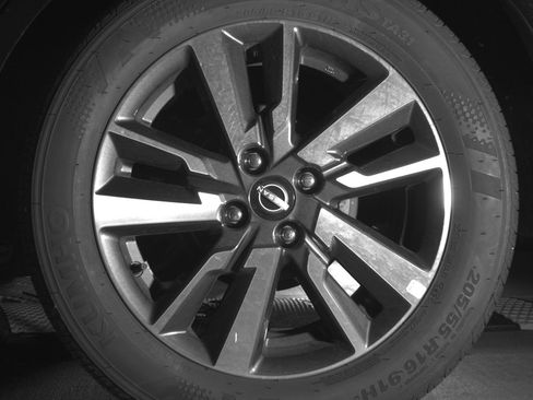 Used 2025 Nissan Versa SV FWD image 14