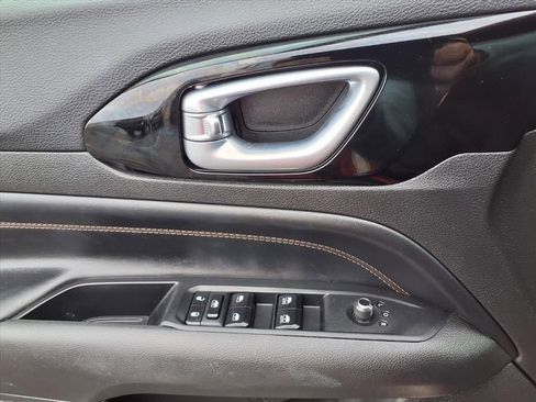 Used 2023 Jeep Compass Limited image 16