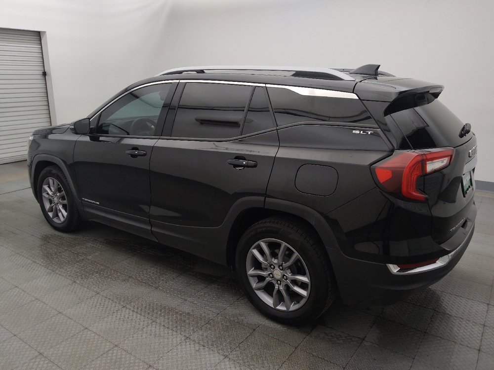 Used 2023 GMC Terrain SLT FWD image 3