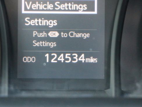 Used 2020 Toyota Camry SE image 27