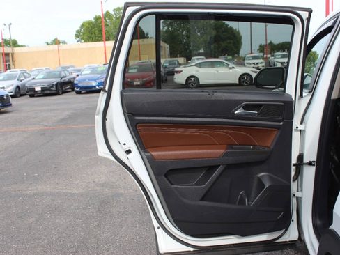Used 2023 Volkswagen Atlas SE AWD/4WD image 19