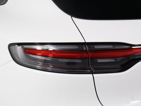 Certified 2026 Porsche Macan AWD/4WD image 21