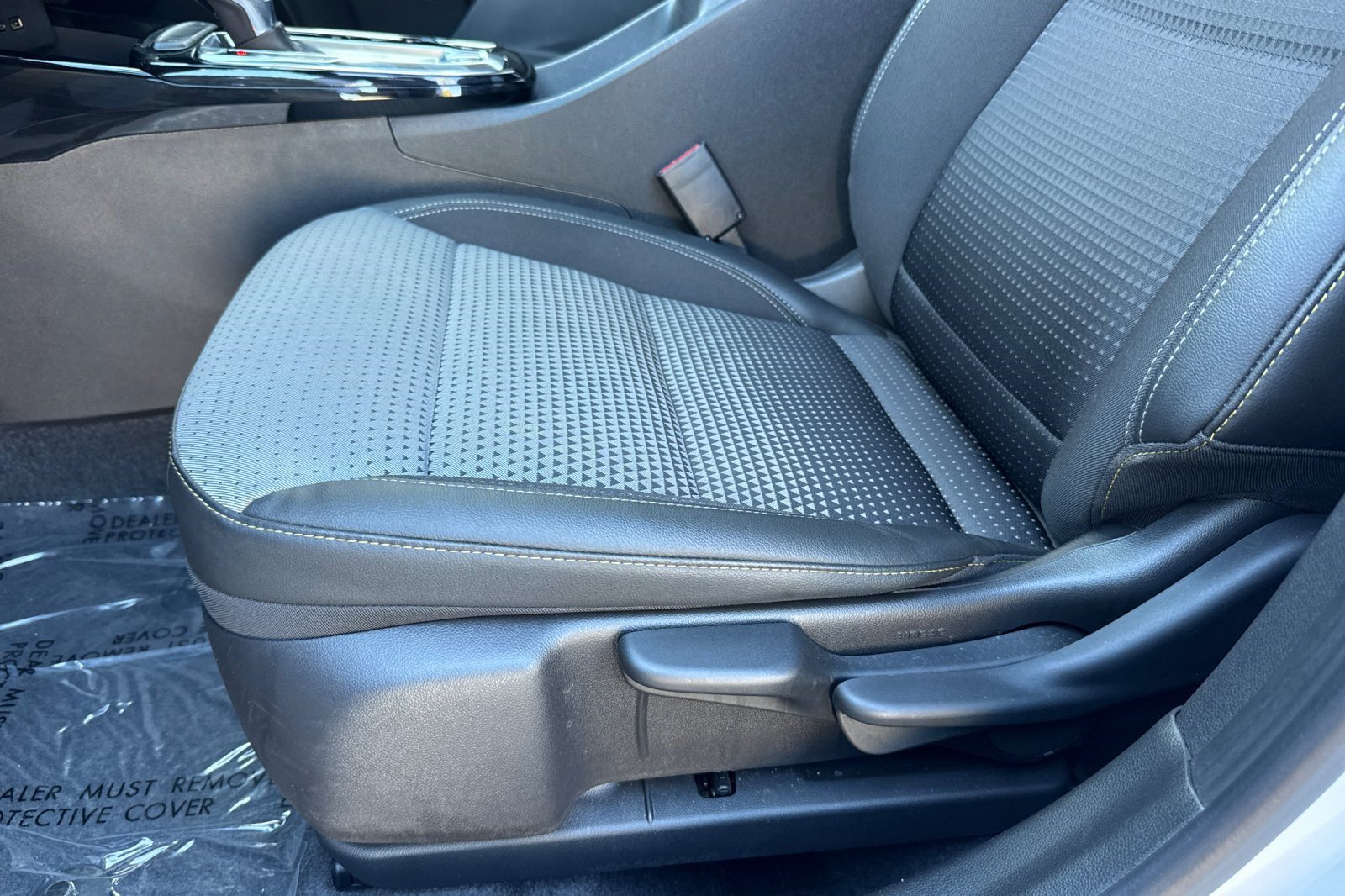 Used 2025 Chevrolet Trax LT FWD image 15