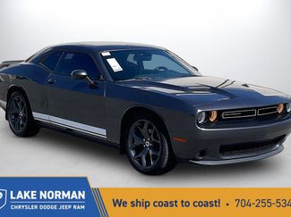 Used 2017 Dodge Challenger SXT video 1