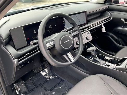 Certified 2025 Hyundai Tucson SE FWD image 13