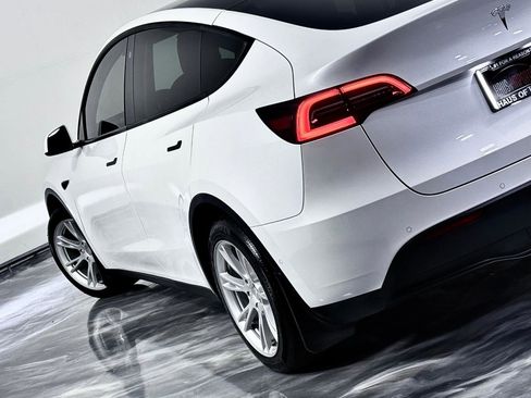 Used 2022 Tesla Model Y Long Range AWD/4WD image 13