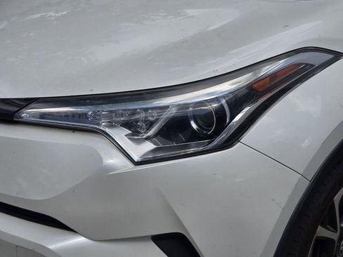 Used 2018 Toyota C-HR XLE image 10