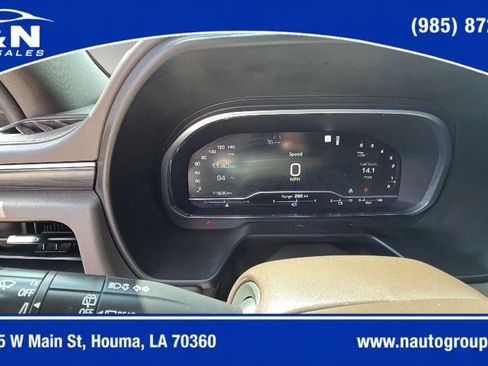 Used 2022 GMC Yukon XL SLT w/ SLT Premium Package RWD image 15