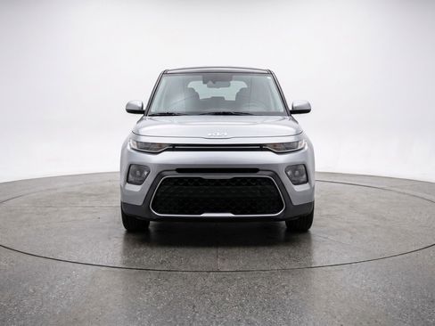 Used 2025 Kia Soul LX w/ LX Technology Package FWD image 2