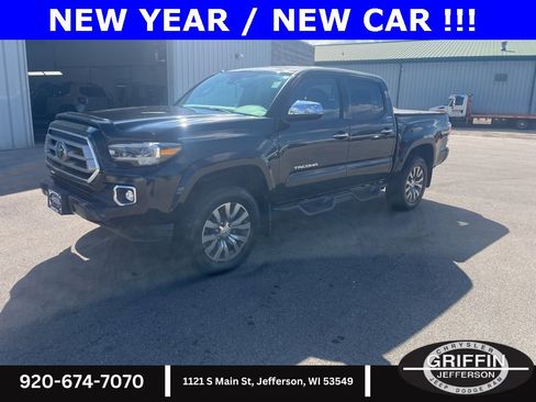 Used 2020 Toyota Tacoma Limited image 1