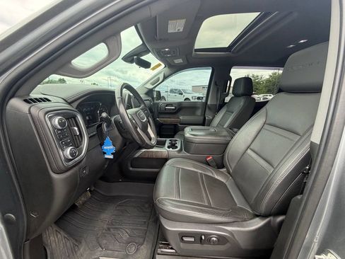 Used 2021 GMC Sierra 1500 Denali w/ Denali Carbonpro Edition AWD/4WD image 3