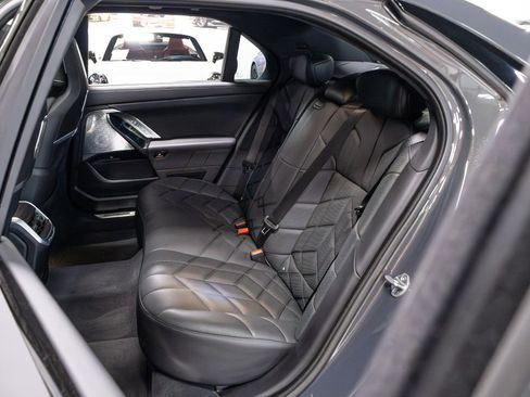 Used 2023 BMW 760i xDrive image 12