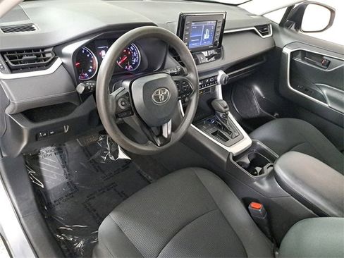 Used 2020 Toyota RAV4 LE image 18