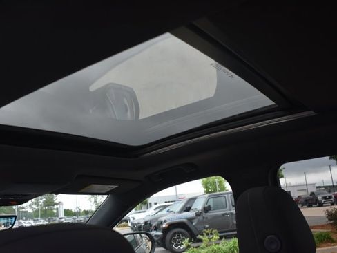 New 2026 Chevrolet Equinox LT w/ Midnight Edition image 17