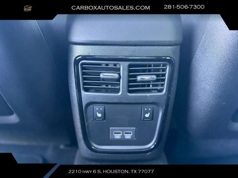 Used 2023 Chrysler 300 C RWD image 23
