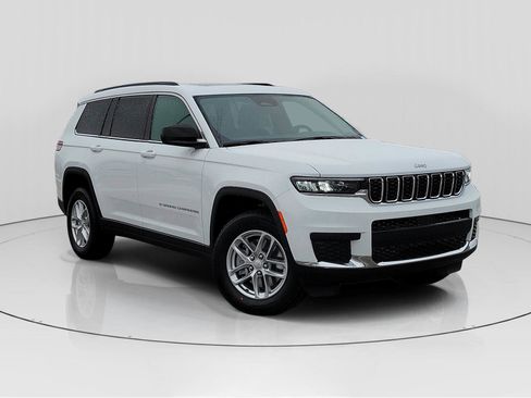 New 2025 Jeep Grand Cherokee L Laredo image 1