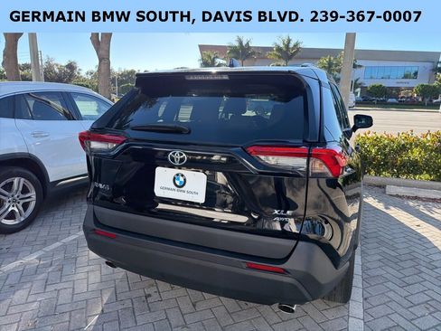 Used 2023 Toyota RAV4 XLE Premium image 11