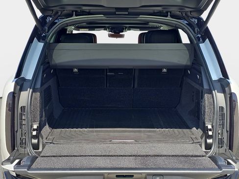 New 2026 Land Rover Range Rover SV AWD/4WD image 12