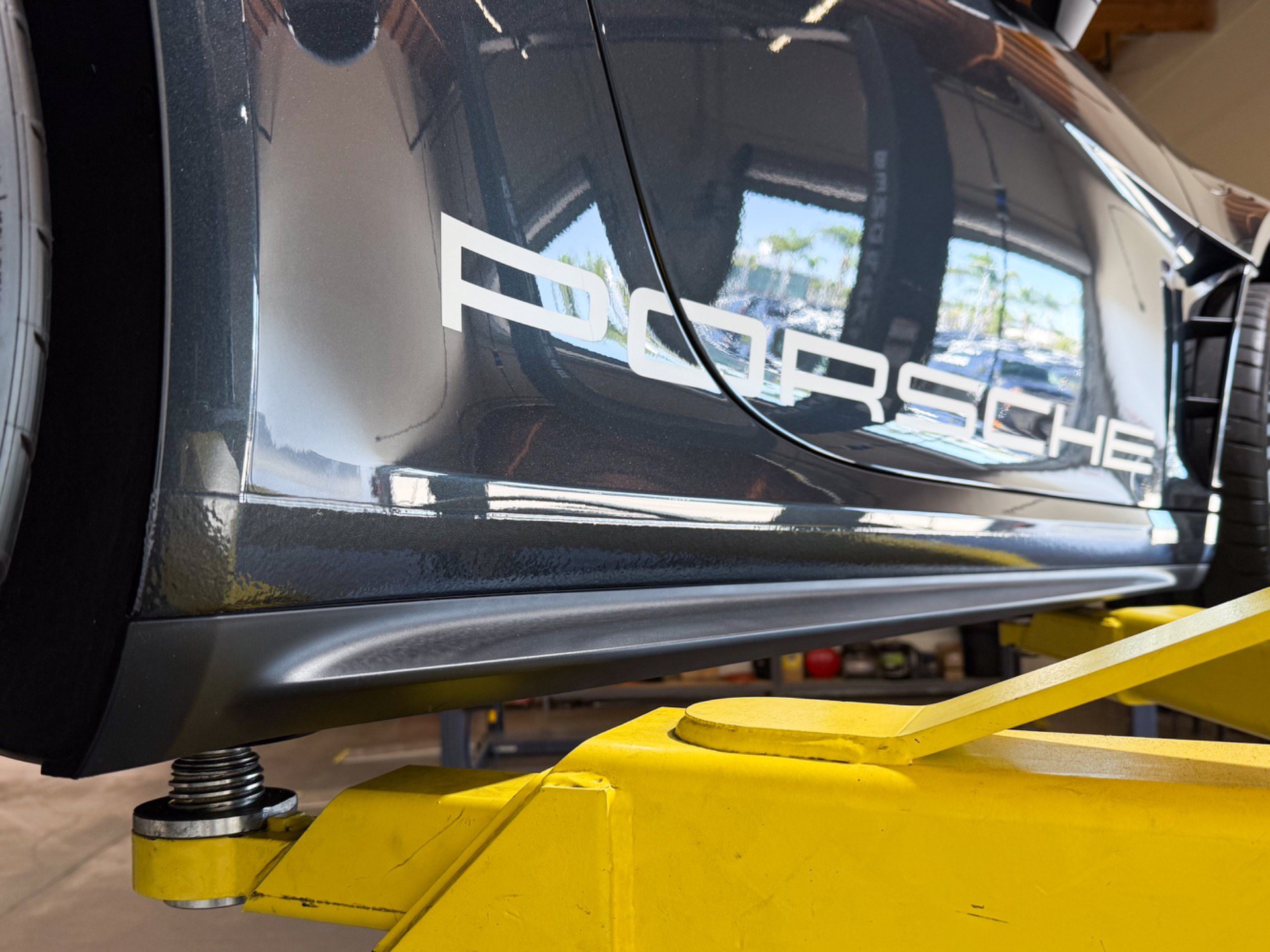 Used 2024 Porsche 911 GT3 RS RWD image 96
