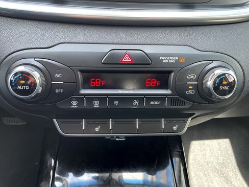 Used 2016 Kia Sorento EX image 18