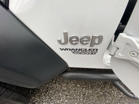 Used 2019 Jeep Wrangler Unlimited Sport S image 24