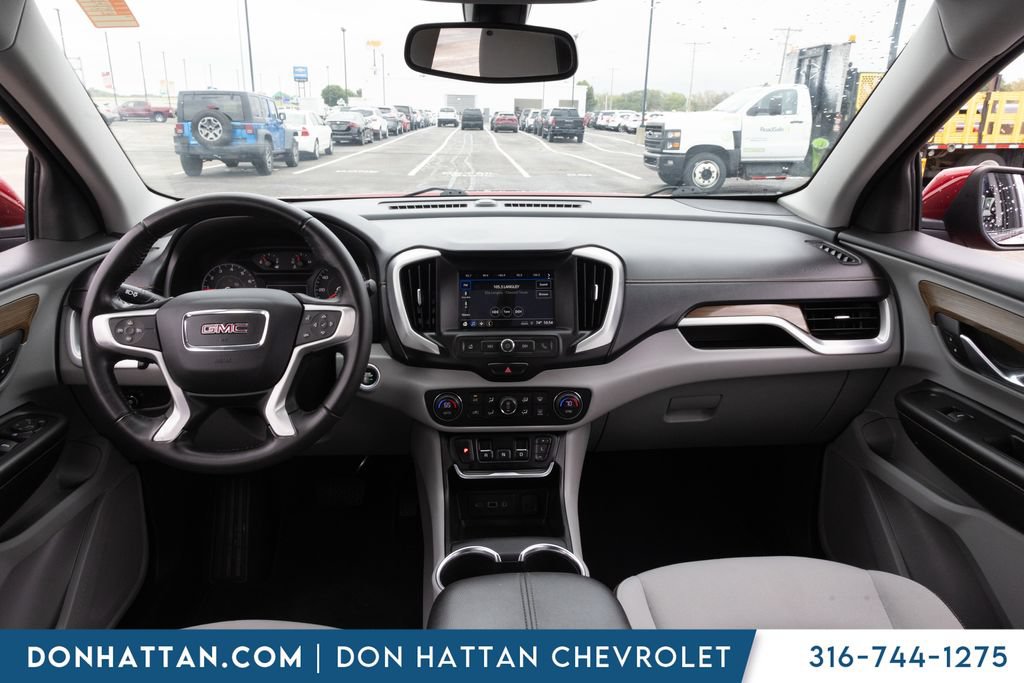 Used 2018 GMC Terrain SLE w/ Driver Convenience Package FWD image 4