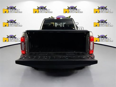 Used 2022 Ford F350 Lariat image 23