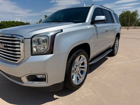 Used 2018 GMC Yukon SLT w/ Premium Edition AWD/4WD image 3